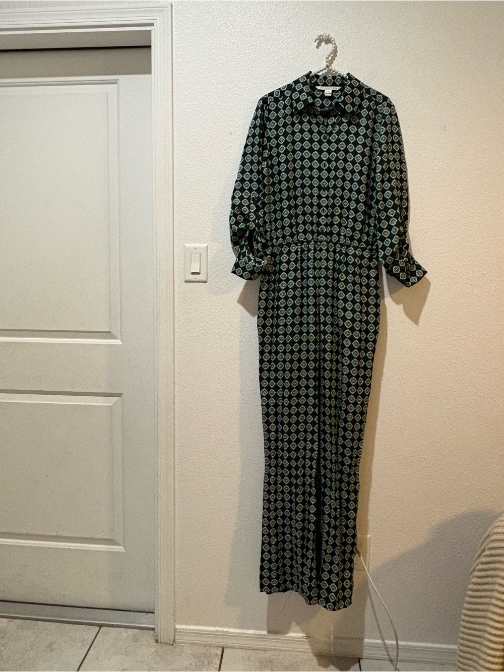 Diane Von Furstenberg 6 Silk Black and Green Patterned Long-Sleeve Maxi Dress